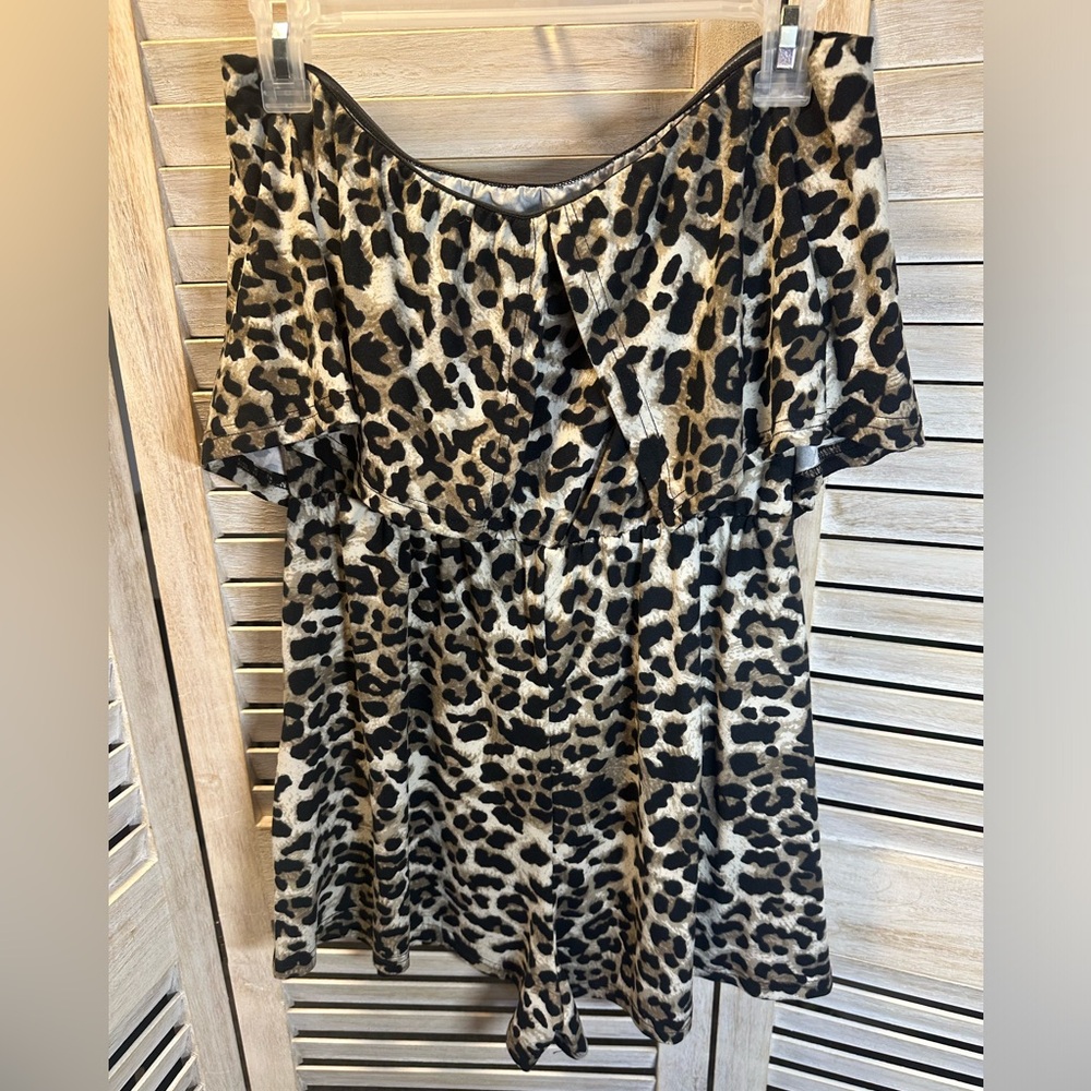 Davi & Dani Leopard Print Strapless Shorts Romper - image 4